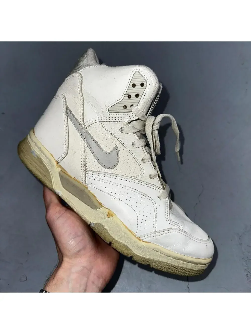 Nike Vintage 1990 Air Delta Force High Great Condition Men’s 8.5 Rare 90s White